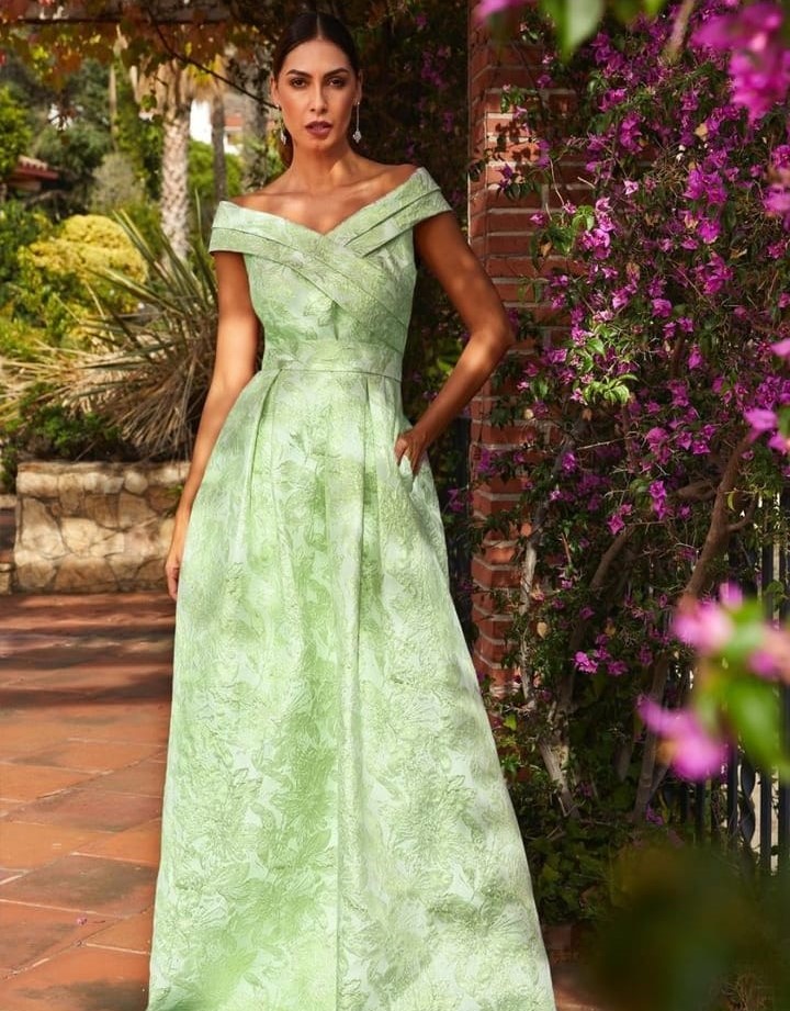 Doña Etiqueta vestido verde